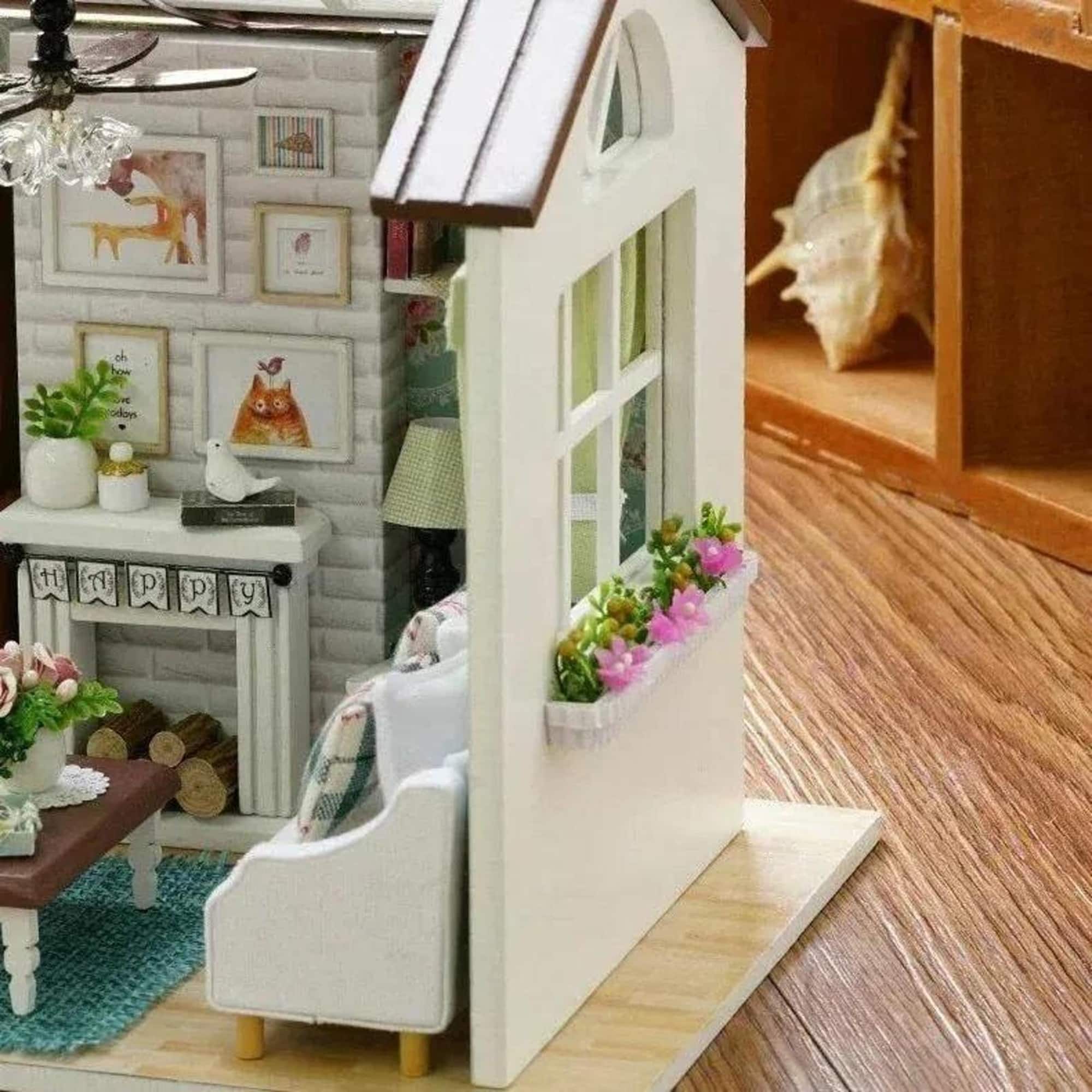 Wizardi Miniature Roombox Christmas Eve Dollhouse Kit